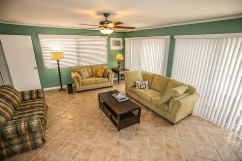 26421 Hickory Blvd, House in Bonita Springs