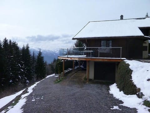 Chalet traditionnel avec jacuzzi extérieur Chalet in Ollon