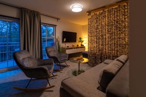 Communal lounge/ TV room, TV and multimedia, Living room, Photo of the whole room, Seating area, Evening entertainment