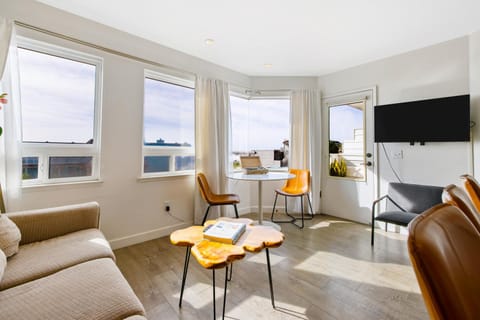 Pier View Suites - Bungalow A Apartment hotel in Cayucos