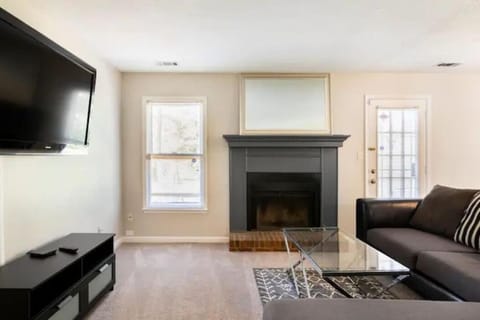 Discounted Gorgeous 2 bed/ 2.5 bathroom Townhome Casa in Riverdale
