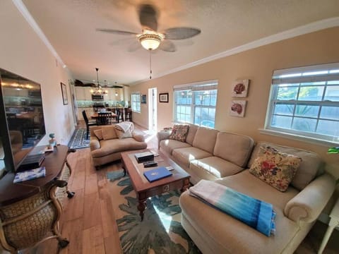 Bahamian Cottage - Heated Pool Walk to the Beach Condo in Cape Canaveral