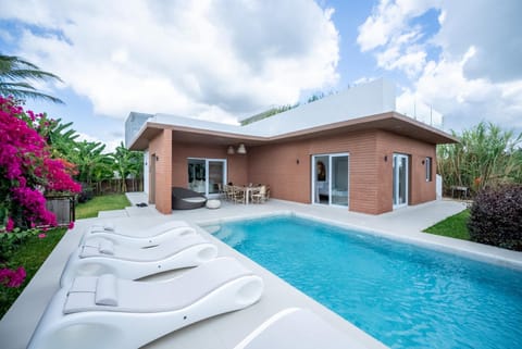 SandBank View Villa - Private Pool- ZanzibarHouses Casa in Unguja North Region
