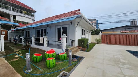 Property building, Facade/entrance