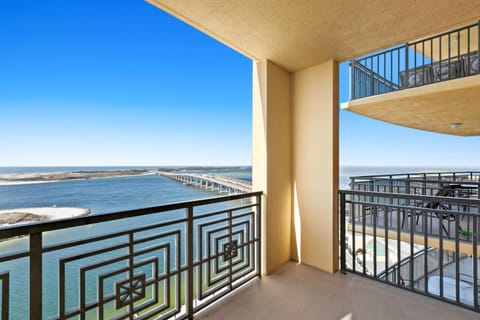 Emerald Grande W625 Apartment in Okaloosa Island