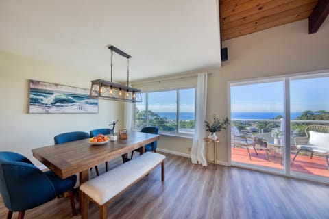 @ Marbella Lane - Ocean Views & Heavenly Sunset Casa in Daly City