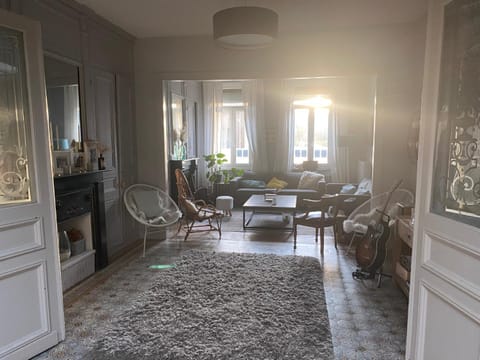 Chambre privée dans maison bourgeoise Vacation rental in Villeneuve-d'Ascq