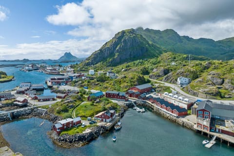 Day, Neighbourhood, Natural landscape, Bird's eye view, Mountain view, Sea view, Parking