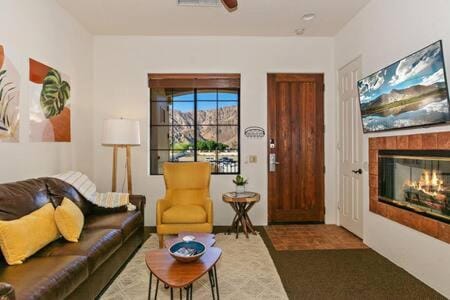 CLR111 Upstairs 1 Bedroom Casa Near Old Town LQ Condo in Indian Wells