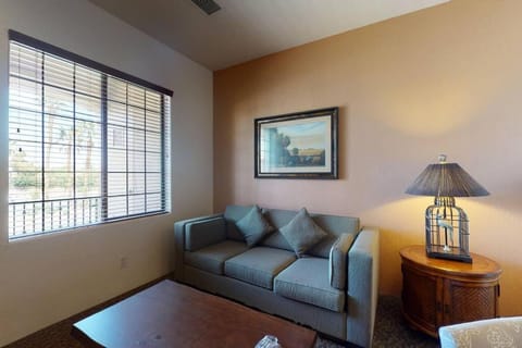 CLR104 Secluded 1 Bedroom Just Steps to the Pool Casa in Indian Wells