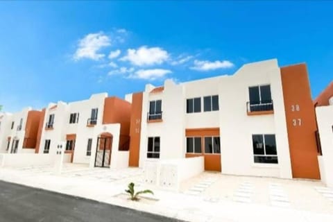 Cancún Smart House with pool & AquaPark Apartment in Cancun