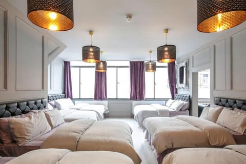 Manhattan Suite - sleeps 24! Heart of Liverpool Apartment in Liverpool