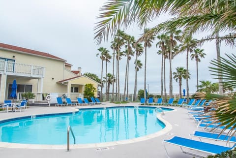 Toes-In-The-Water Condo in North Padre Island