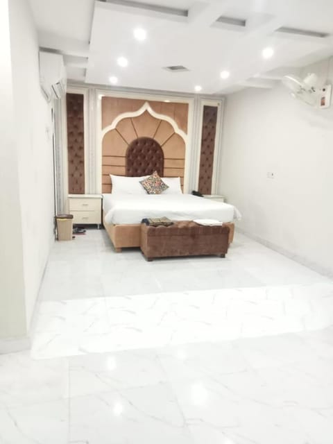 Relax Inn Hotel in Lahore