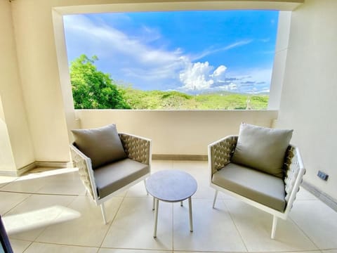 ✰Upscale 3Bdr condo✰ Incredible amenities ✰Fast wifi Condominio in Playa Langosta