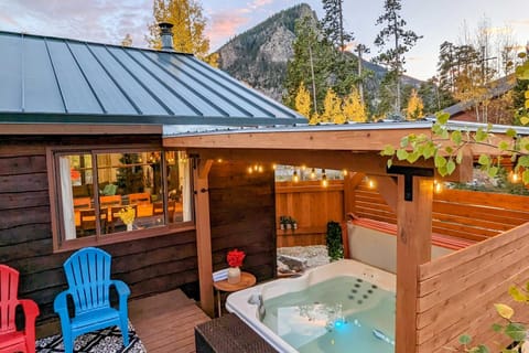 Deluxe Frisco Ski House with Mtn View and Hot Tub! Haus in Frisco