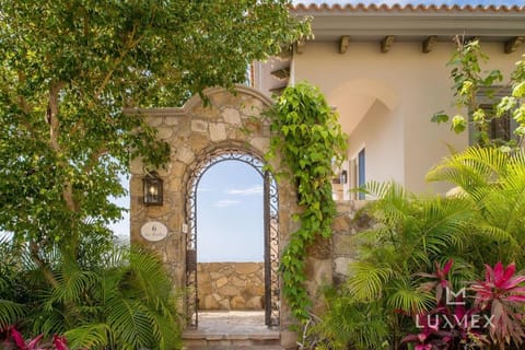 Beautiful 3 Bd Villa with Staff and Steps from the Beach in Villas Del Mar Palmilla Villa in Baja California Sur