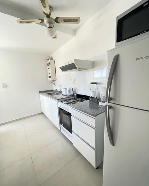 Kitchen or kitchenette, minibar, pet friendly, stove, toaster