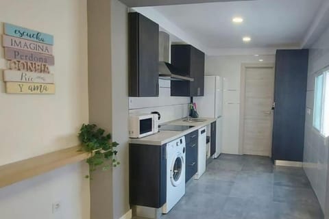 Kitchen or kitchenette, dishwasher, minibar, pet friendly, stove, washing machine