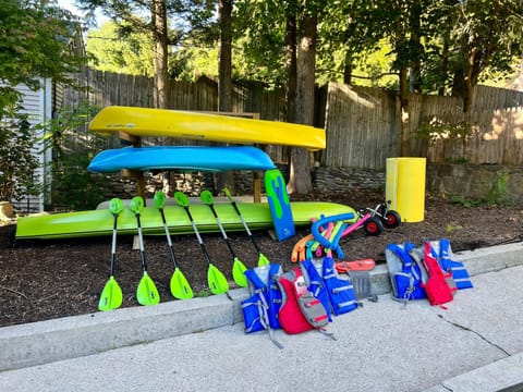 Lakeview Home 3 Private Beaches w/ Kayaks, on Squantz Pond House in New Fairfield