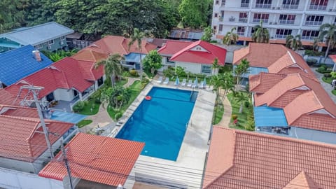 Property building, Bird's eye view, Pool view, Swimming pool, Swimming pool, sunbed