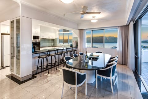 Dining area, kitchen