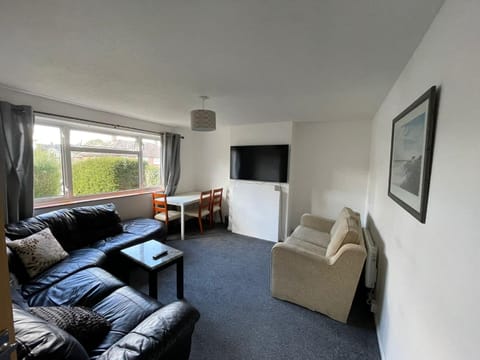 Lovely 2 bedroom apartment with a garden Condo in Royal Tunbridge Wells