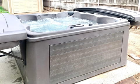 Day, Garden, Hot Tub