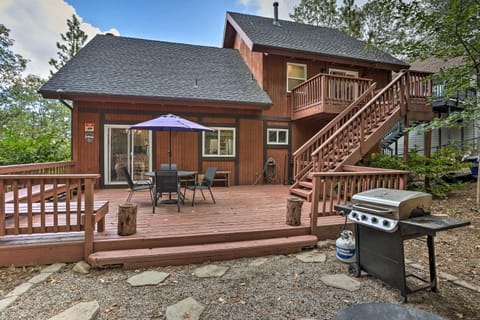 Lovely Lake Arrowhead Cabin with Furnished Deck House in Lake Arrowhead