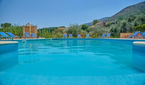 Day, Natural landscape, Pool view, Swimming pool, sunbed