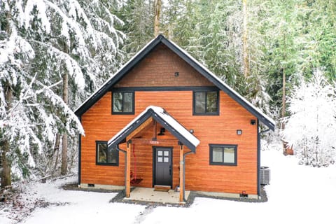 Cottonwood Cabin Casa in Glacier