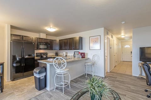 Tranquility - Deluxe Townhome W-open Kitchen Design Condominio in Grand Junction