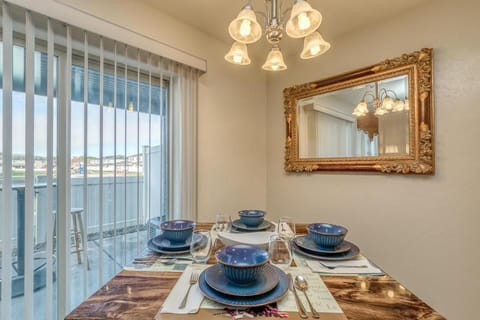 Tranquility - Deluxe Townhome W-open Kitchen Design Eigentumswohnung in Grand Junction