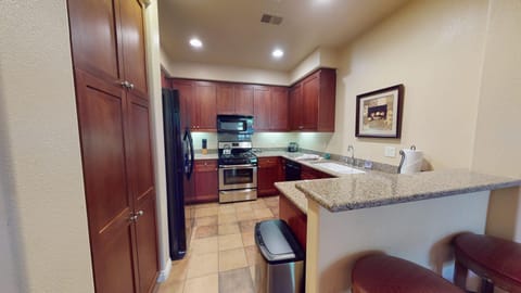 LV111 Downstairs 1 Bedroom Legacy Villa Lock-Off Apartment in Indian Wells