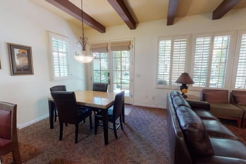 LV202 Downstairs 2 Bedroom Steps from the Pool Apartment in Indian Wells