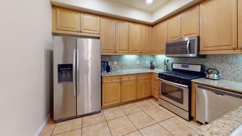 LV301 Awesome 3 Bedroom Legacy Villas Townhome Condo in Indian Wells