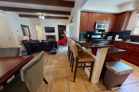 LV302 Secluded 3 Bedroom Legacy Villas Townhome Condo in Indian Wells