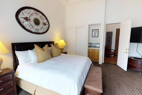 SV104 Spacious Single Story 1 Bedroom Spa Villa Condo in Indian Wells