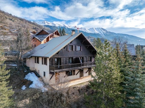 Property building, Day, Mountain view