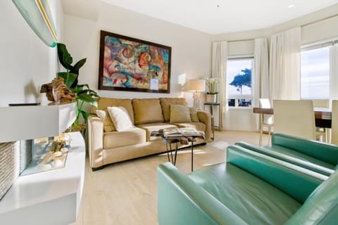 Pier View Suites - Pacific Premier Suite Apartment hotel in Cayucos
