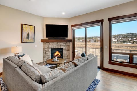 Natural landscape, TV and multimedia, Living room, flat iron, locker