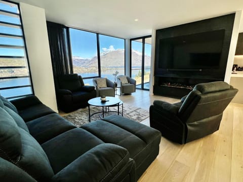 Wai Maunga Retreat House in Queenstown