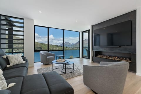 Natural landscape, TV and multimedia, Living room, Seating area, Lake view, Mountain view