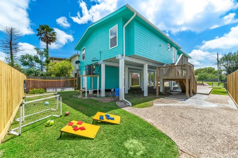 Nr Beach Pier Oasis Games Yard Bbq Pet Ok House in Galveston Island