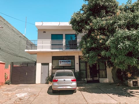 Property building, Day, Neighbourhood, Street view, Parking