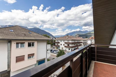 View (from property/room), Balcony/Terrace, Mountain view