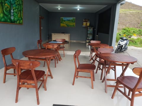 Restaurant/places to eat, Dining area