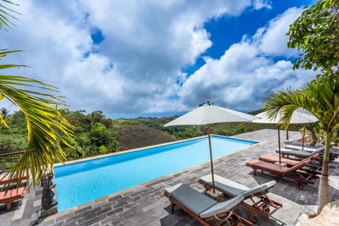 View (from property/room), Mountain view, Swimming pool, sunbed