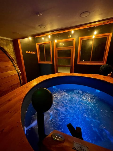 Night, Hot Tub, Hot Tub, Sauna