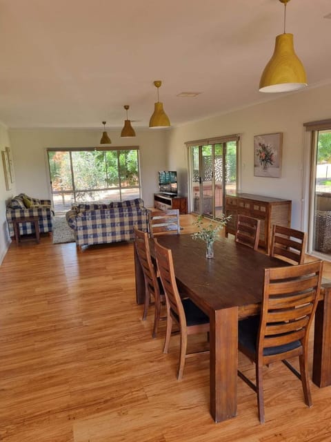 Waikerie Olive Grove Farm Stay in Waikerie